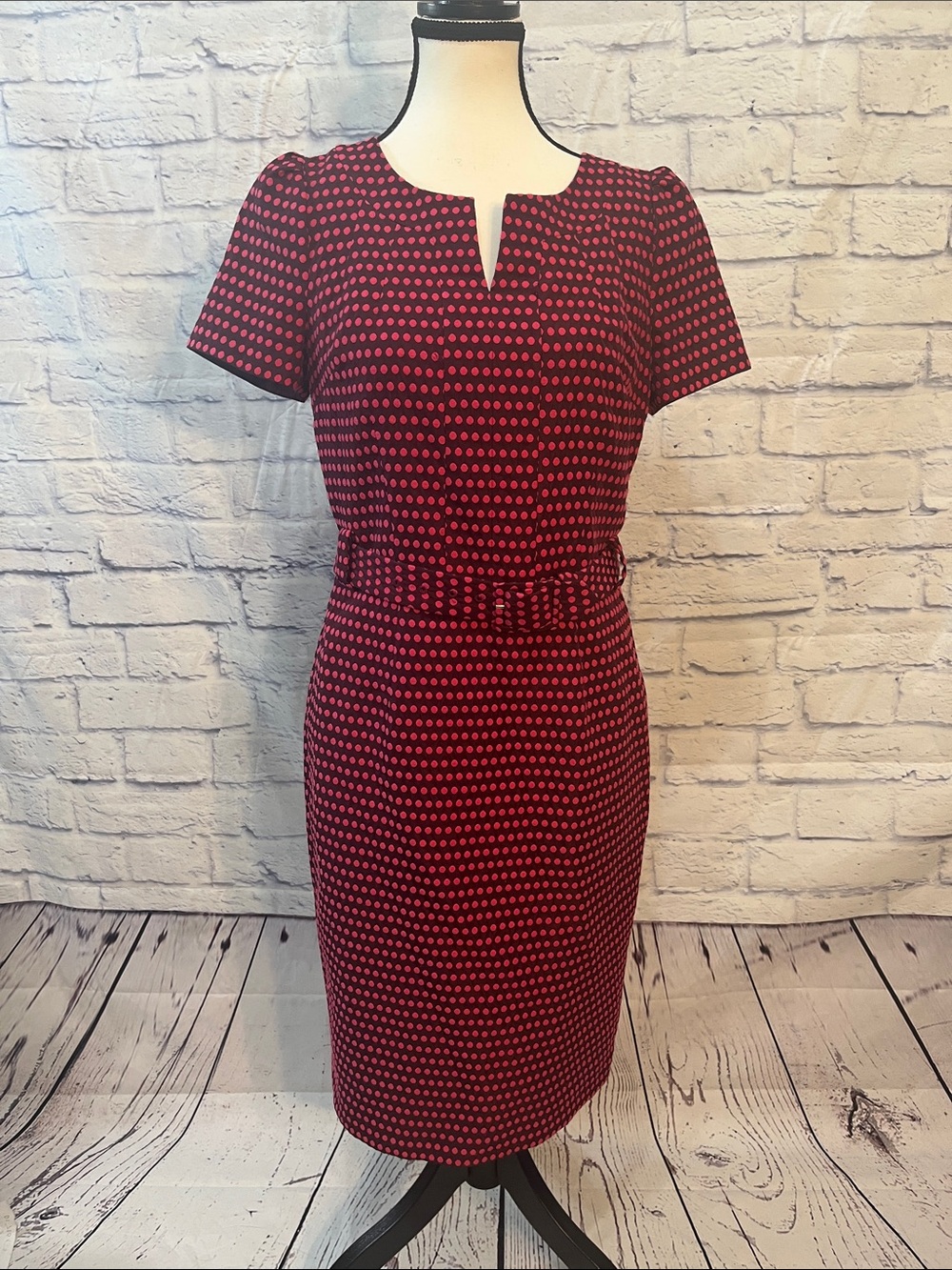 Boden Belted Sheath Dress Short Sleeve Geometric Dot Print Size 6 Notched Neck